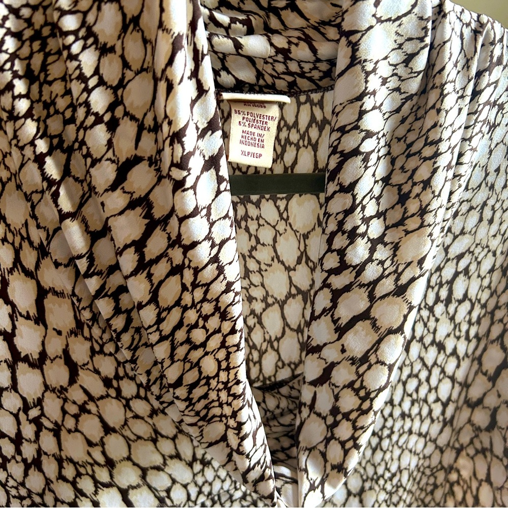 Covington Animal Print Top - Size XLP - Picture 6 of 10
